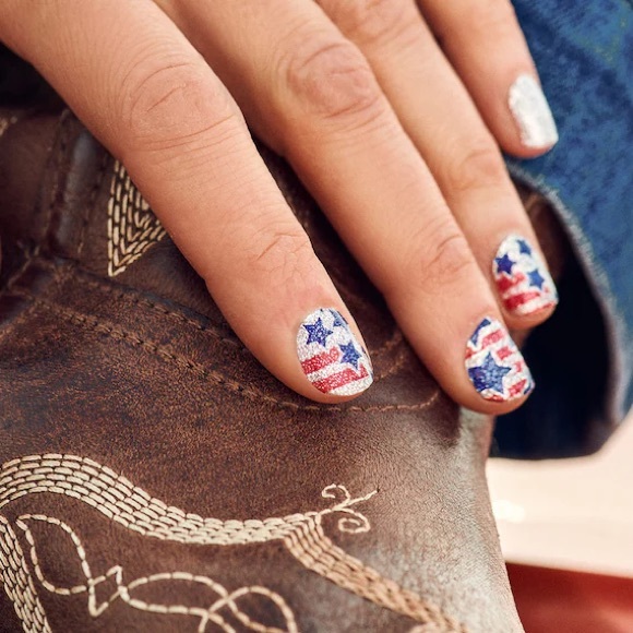 Color Street Glitz and Glory - Picture 4 of 5